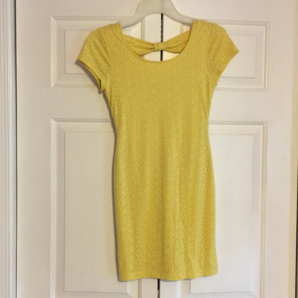 Adorable yellow sundress